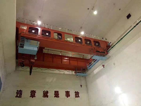 The reason why the crane cannot move