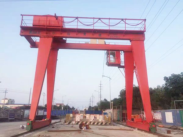 双梁门式起重机