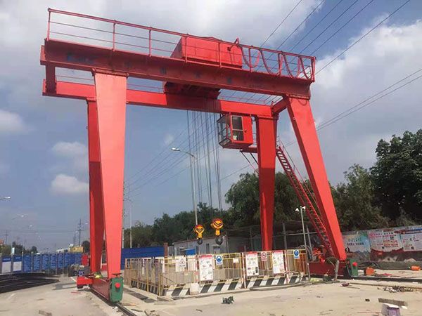 双梁门式起重机