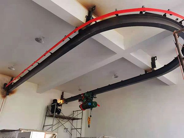 悬挂式起重机